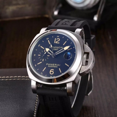 沛纳海（Panerai）LUMINOR系列GMT全自动机械手表